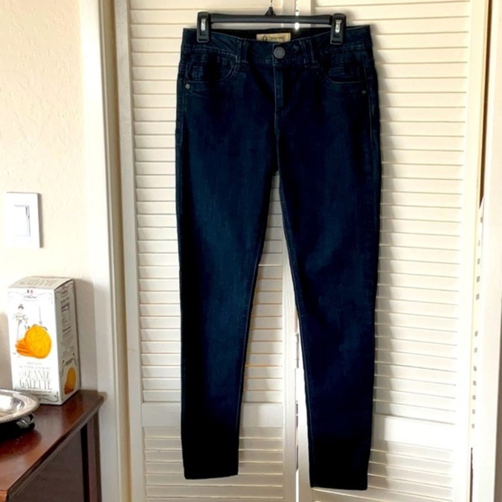 Democracy Women’s Jeans size 4